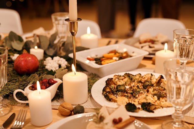 Christmas Dinner Table Setting